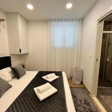 Blue Apartment With Shared Pool Split Exteriör bild